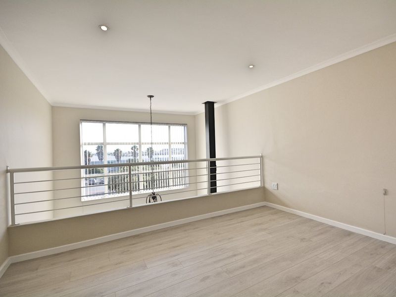 Newley renovated, One bedroom loft apartment - Photo 10