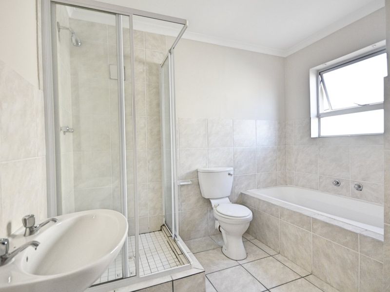 Newley renovated, One bedroom loft apartment - Photo 8