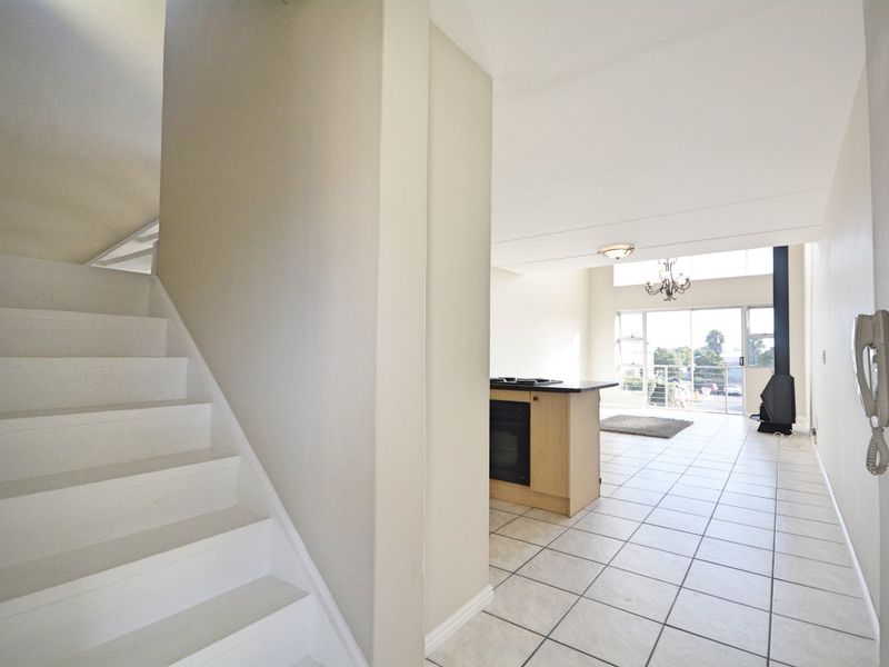 Newley renovated, One bedroom loft apartment - Photo 7