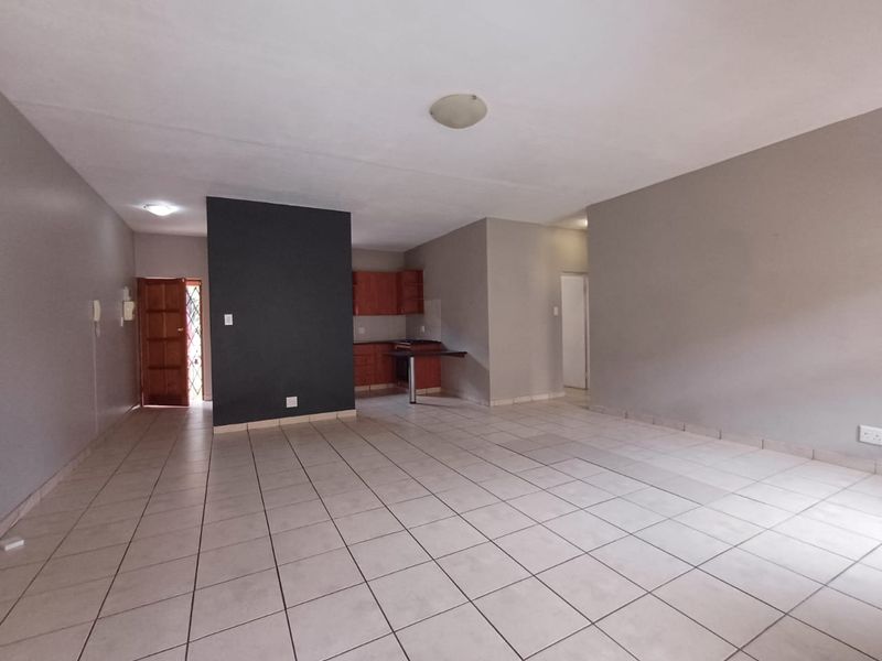 Charming 2-Bedroom Apartment in Flamwood, Klerksdorp - Photo 10