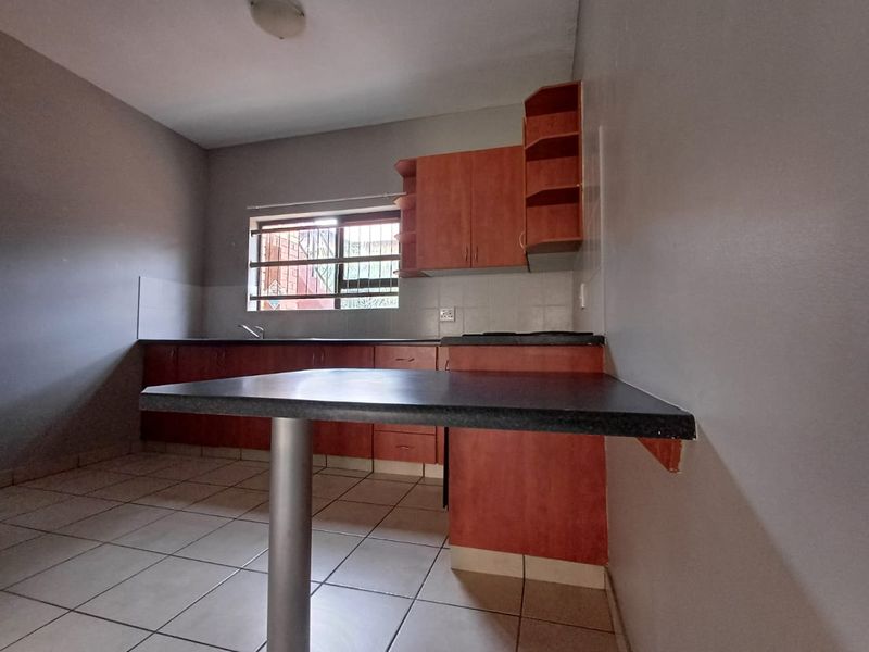 Charming 2-Bedroom Apartment in Flamwood, Klerksdorp - Photo 7