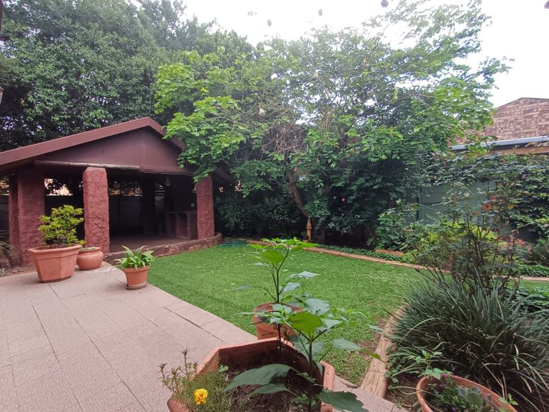 Elegant and Spacious Townhouse in Irenepark, Klerksdorp - Photo 7