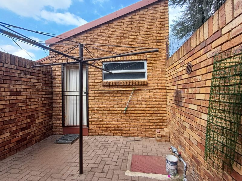 Modern Elegance in Irenepark, Klerksdorp - Photo 9