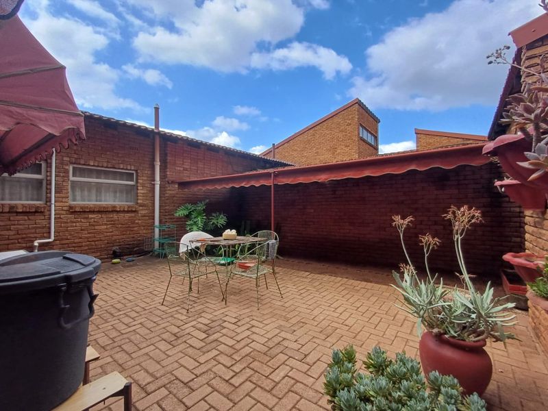 Modern Elegance in Irenepark, Klerksdorp - Photo 8