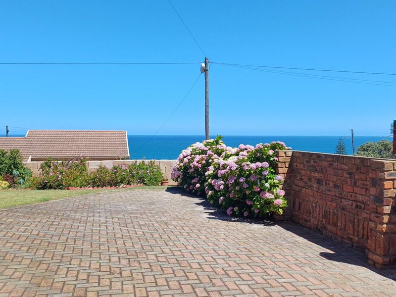 Coastal Family Home with Ocean Views - Photo 6