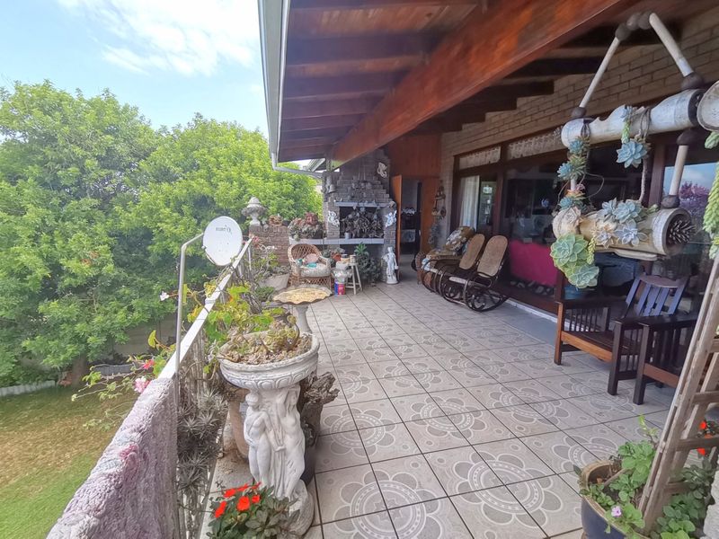 House with two flats, tandem garage with lift and garden with sea view.  - Photo 9