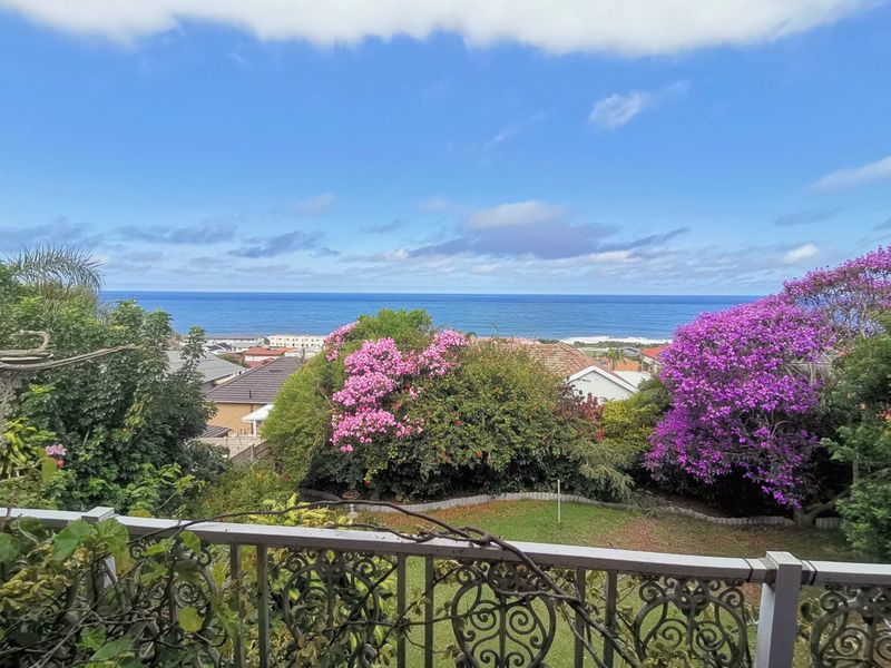 House with two flats, tandem garage with lift and garden with sea view.  - Photo 2