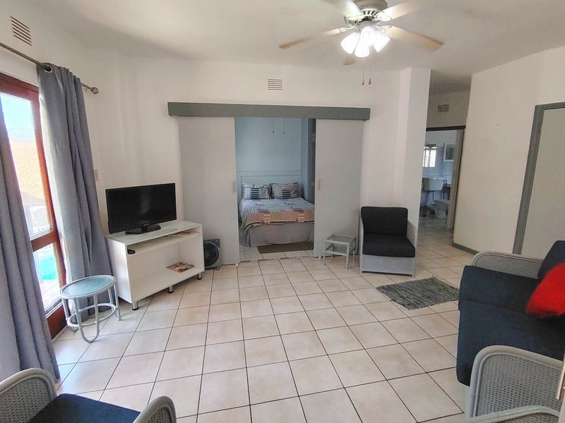 Piece of Heaven on the first floor, walking distance to the beach.  - Photo 5