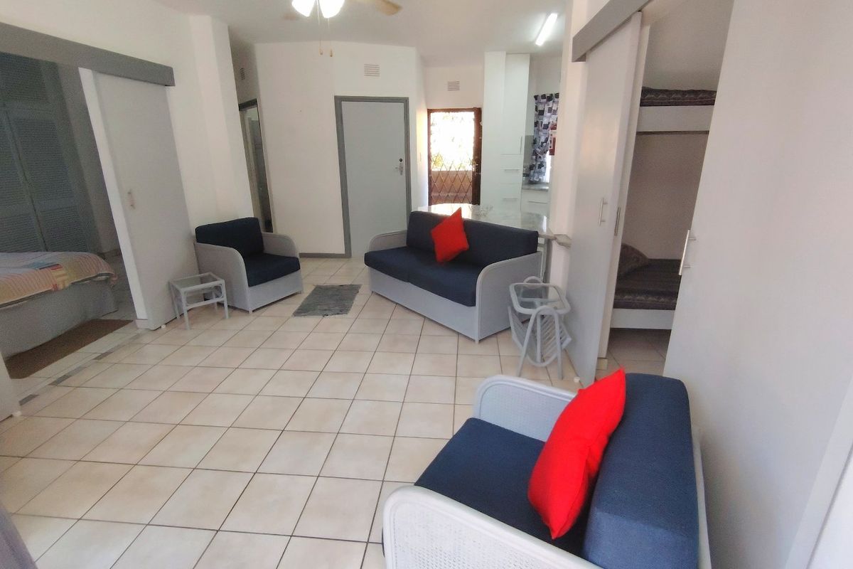 Piece of Heaven on the first floor, walking distance to the beach.  - Photo 4