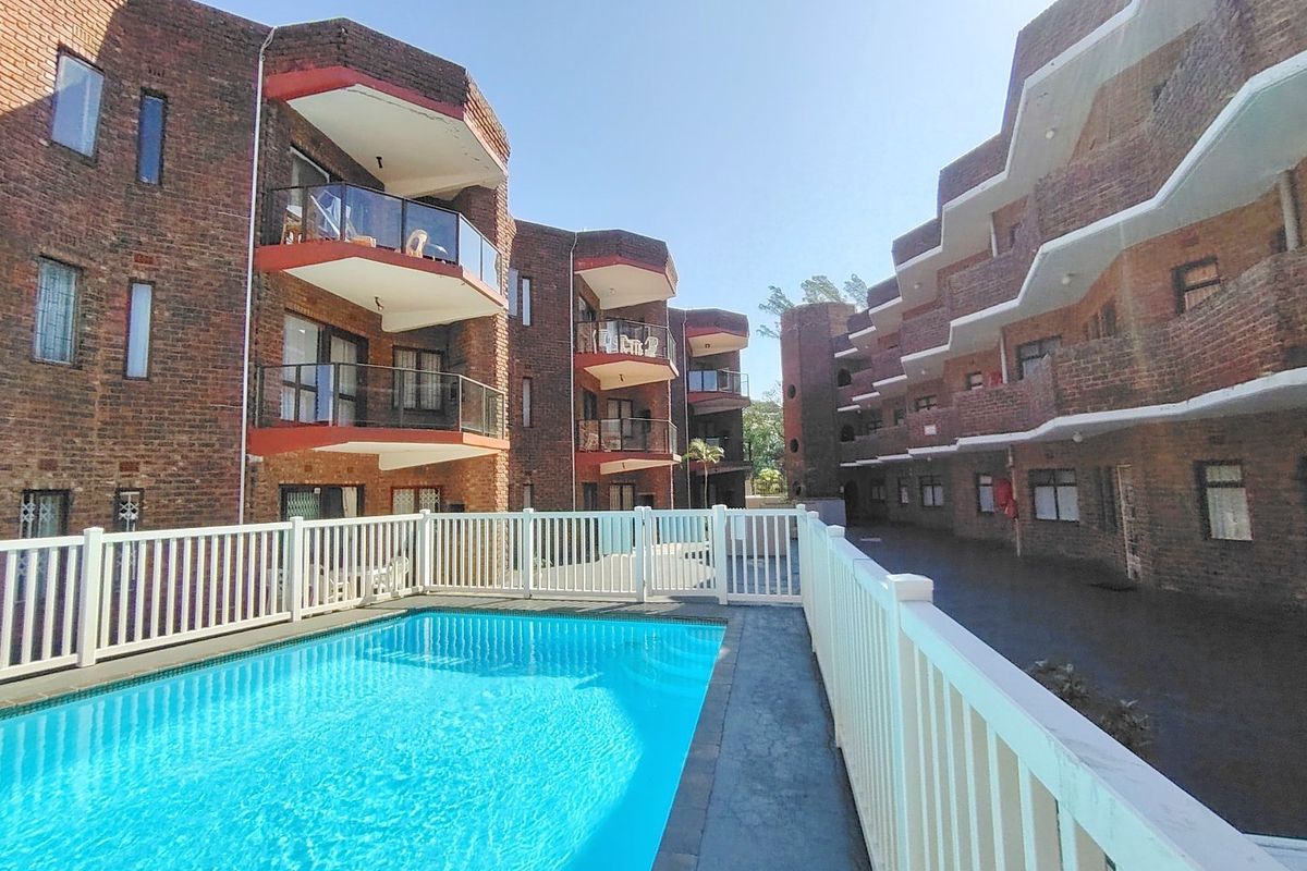 Piece of Heaven on the first floor, walking distance to the beach.  - Photo 3