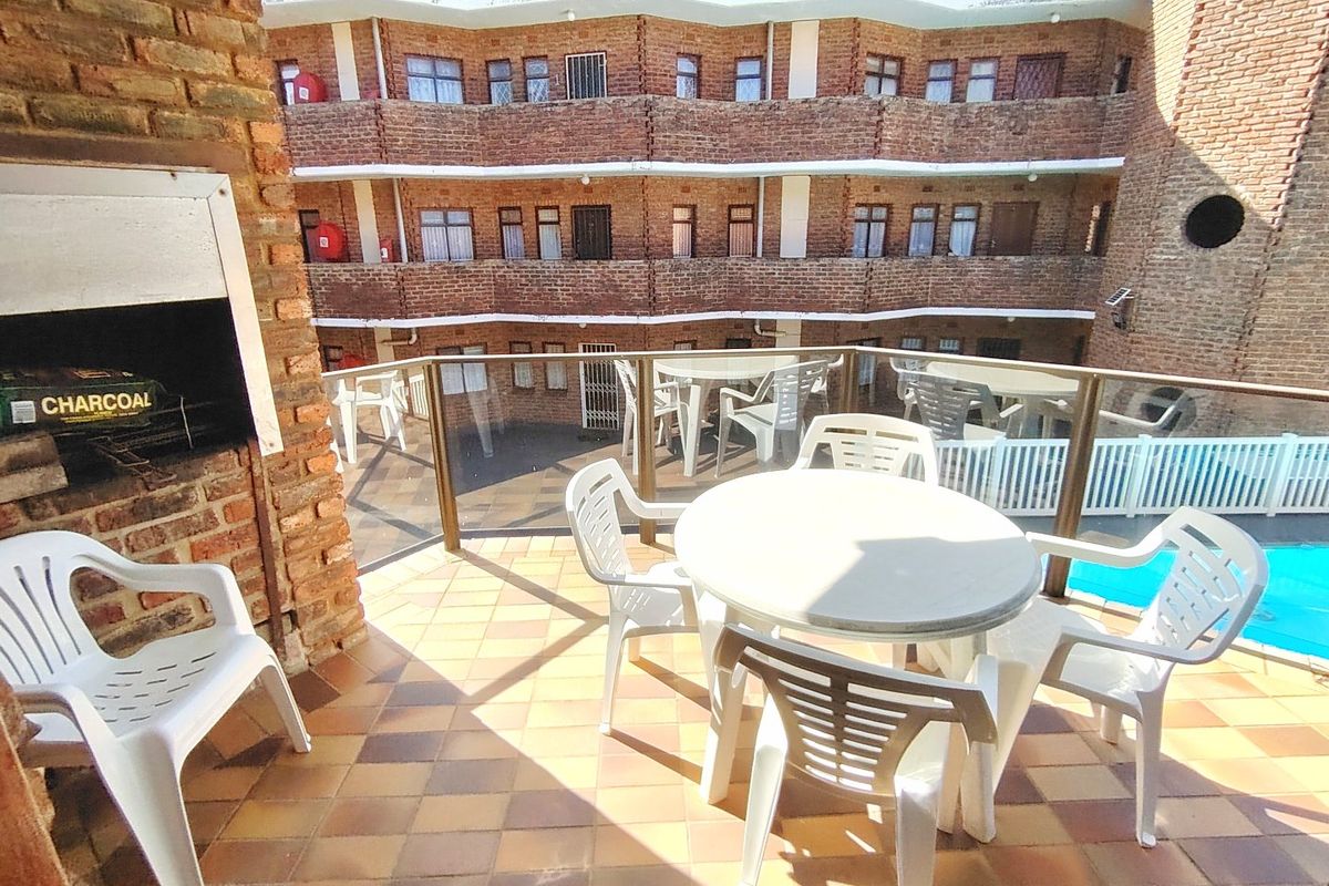 Piece of Heaven on the first floor, walking distance to the beach.  - Photo 2