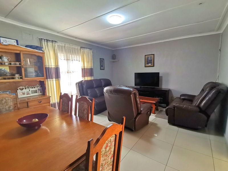 Massive garden with a lot of potential - Photo 5