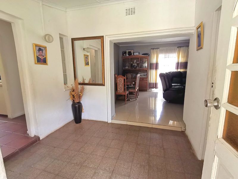 Massive garden with a lot of potential - Photo 8