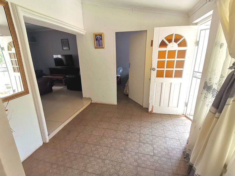 Massive garden with a lot of potential - Photo 7