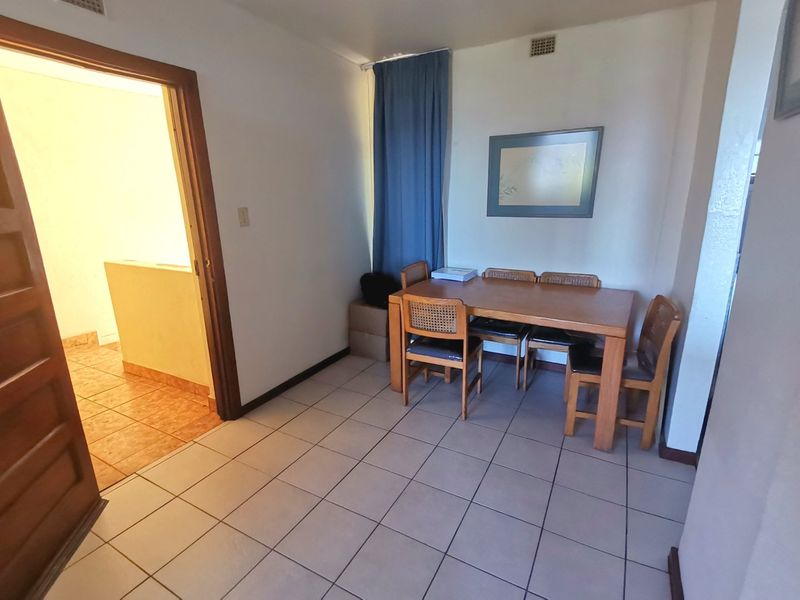 Park your vehicle and walk where you want to be.  - Photo 5