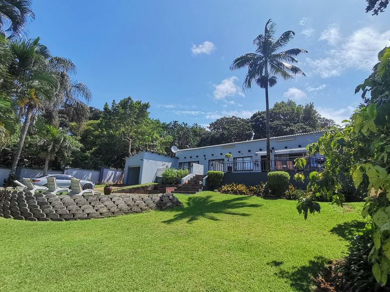 MASSIVE REDUCTION OF R345 000. Spectacular Home in a peaceful area with solar panels - Photo 4