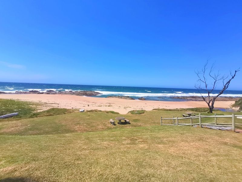 Direct access to the beach. Watch the sun rise every morning.  - Photo 2