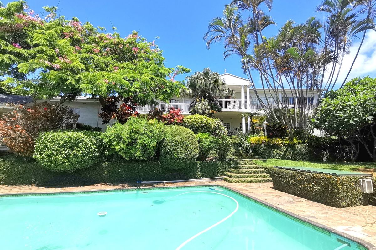 Make this gorgeous property your forever home. - Photo 2