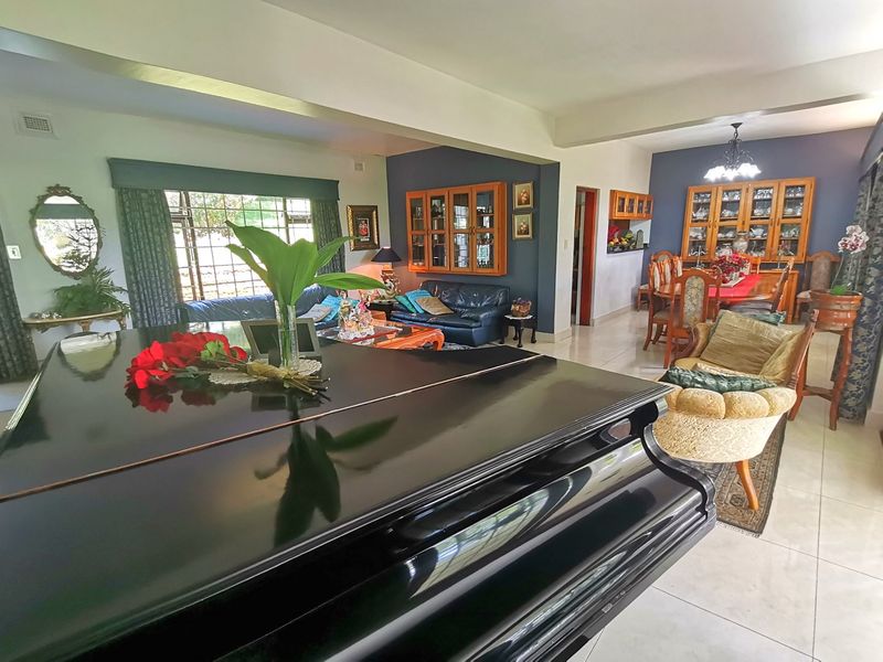 Make this gorgeous property your forever home. - Photo 9