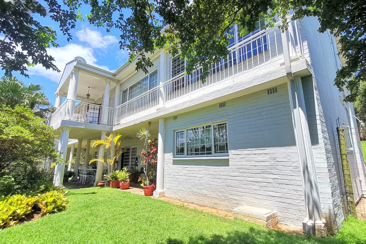 Make this gorgeous property your forever home. - Photo 4