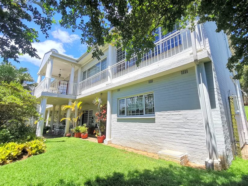 Make this gorgeous property your forever home. - Photo 4