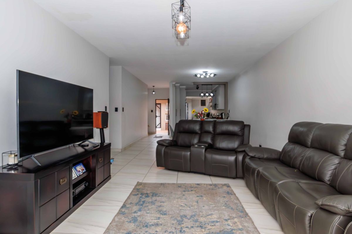 Contemporary Townhouse Living in Eden Glen - Photo 5
