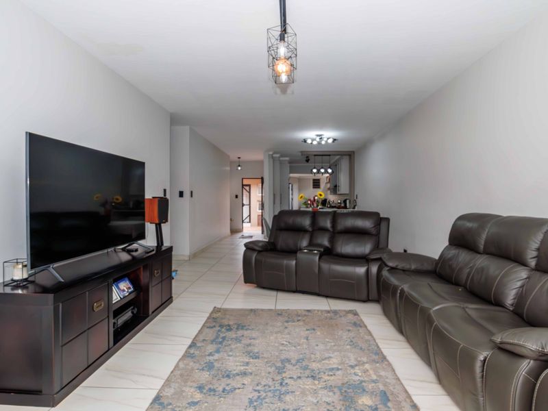 Contemporary Townhouse Living in Eden Glen - Photo 5