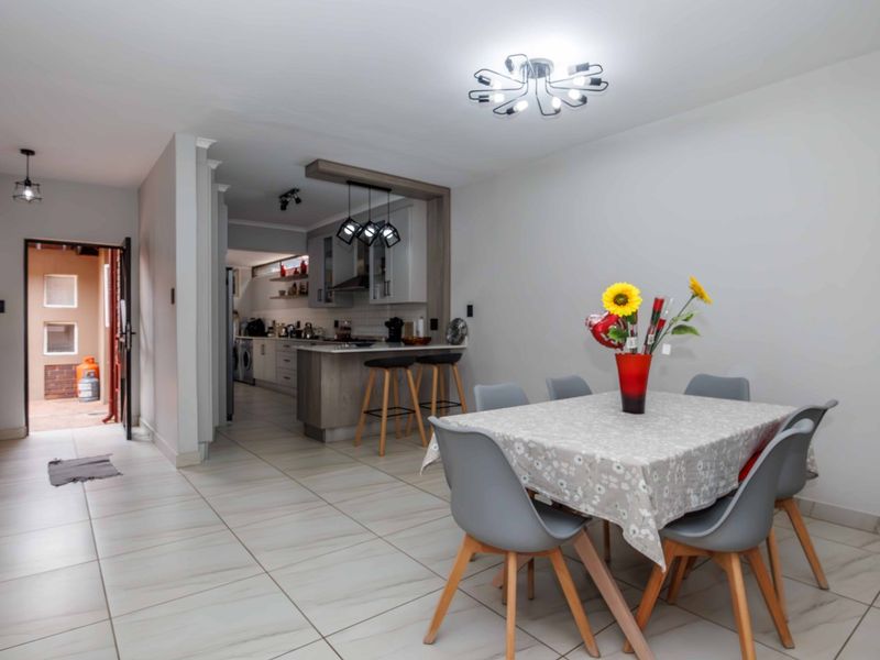 Contemporary Townhouse Living in Eden Glen - Photo 8