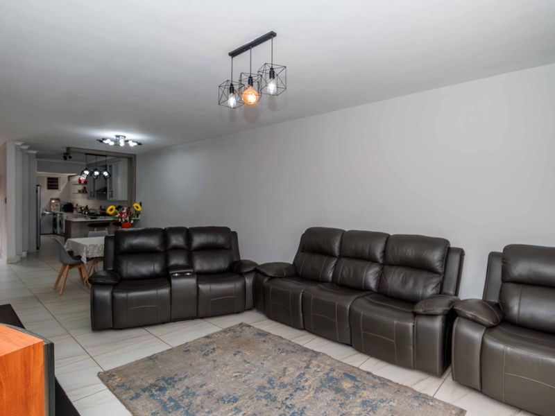 Contemporary Townhouse Living in Eden Glen - Photo 6