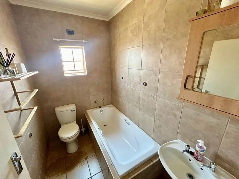 3 bedroom 2 bathroom single garage - Photo 8