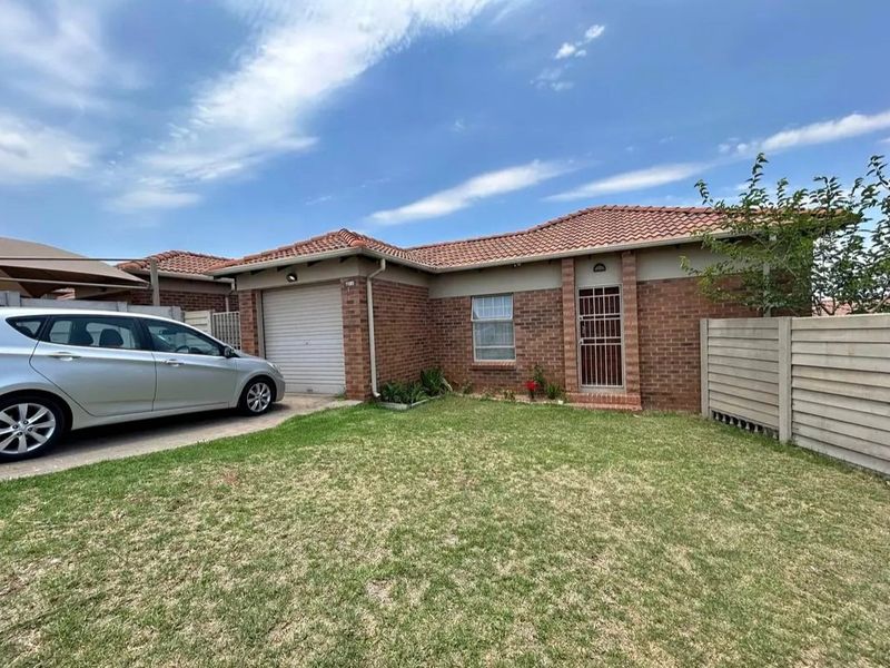 3 bedroom 2 bathroom single garage - Photo 1