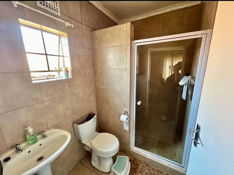 3 bedroom 2 bathroom single garage - Photo 6