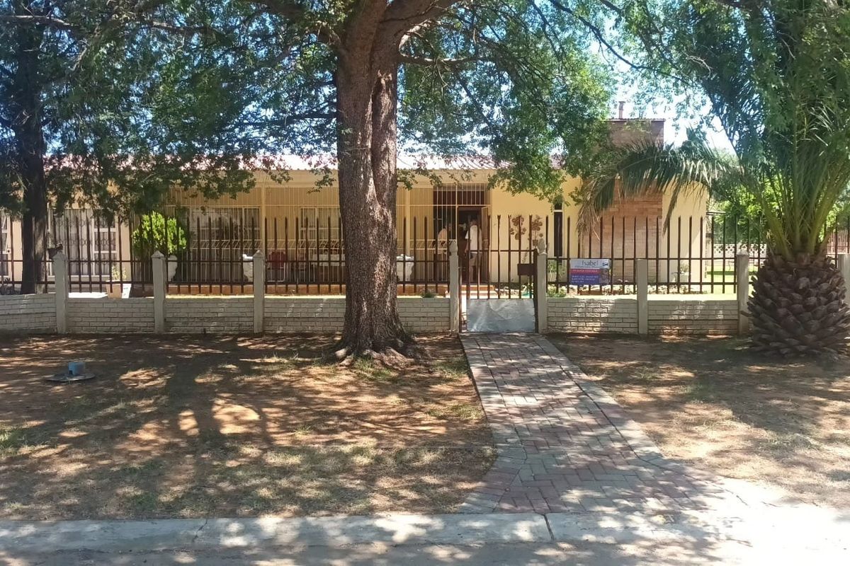 BOLD AND BEAUTIFUL - Photo 3