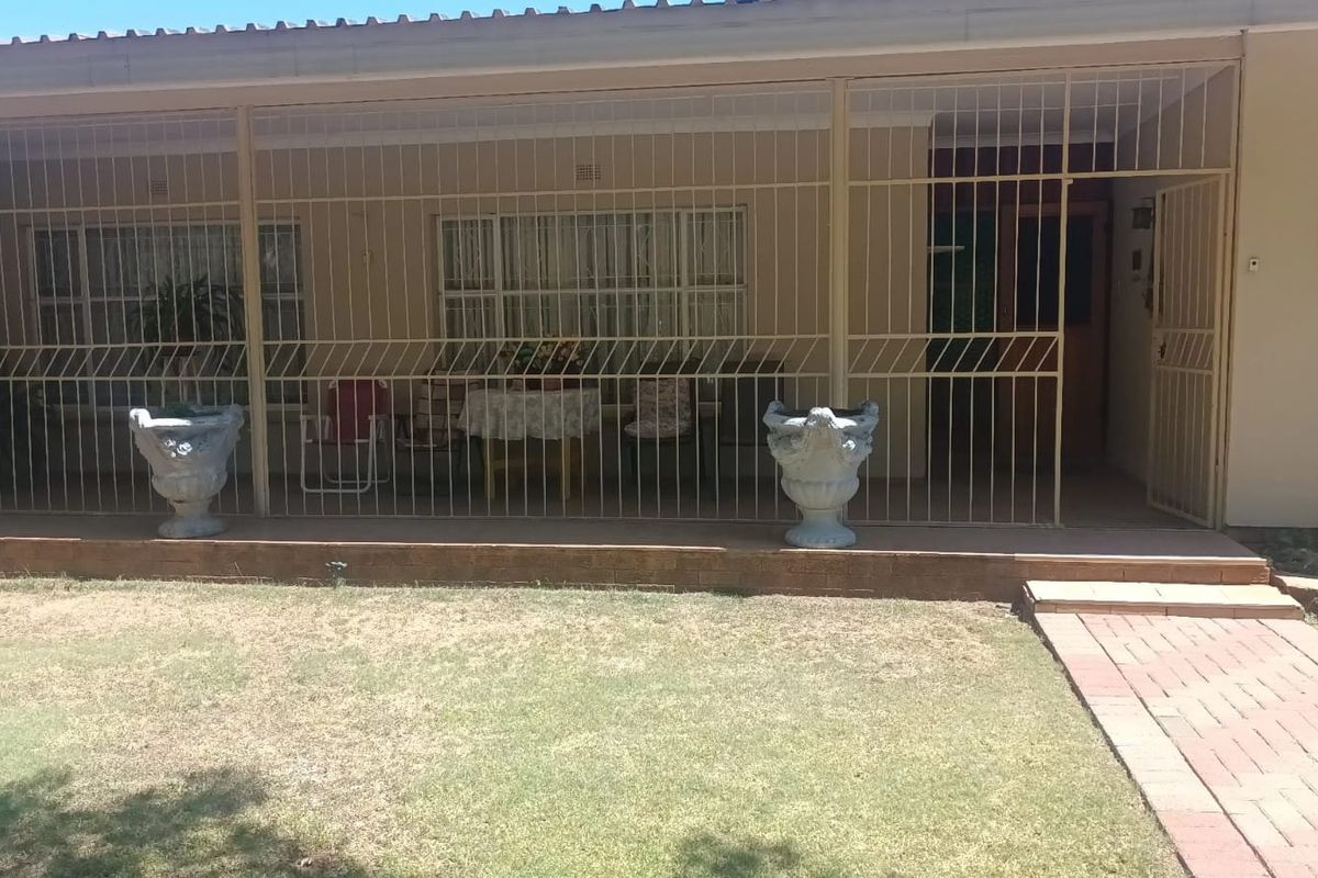 BOLD AND BEAUTIFUL - Photo 4