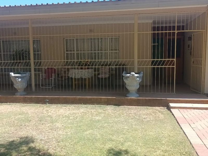 BOLD AND BEAUTIFUL - Photo 4