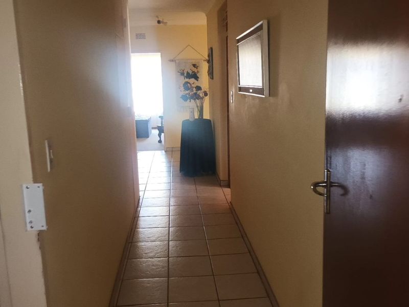 BOLD AND BEAUTIFUL - Photo 10