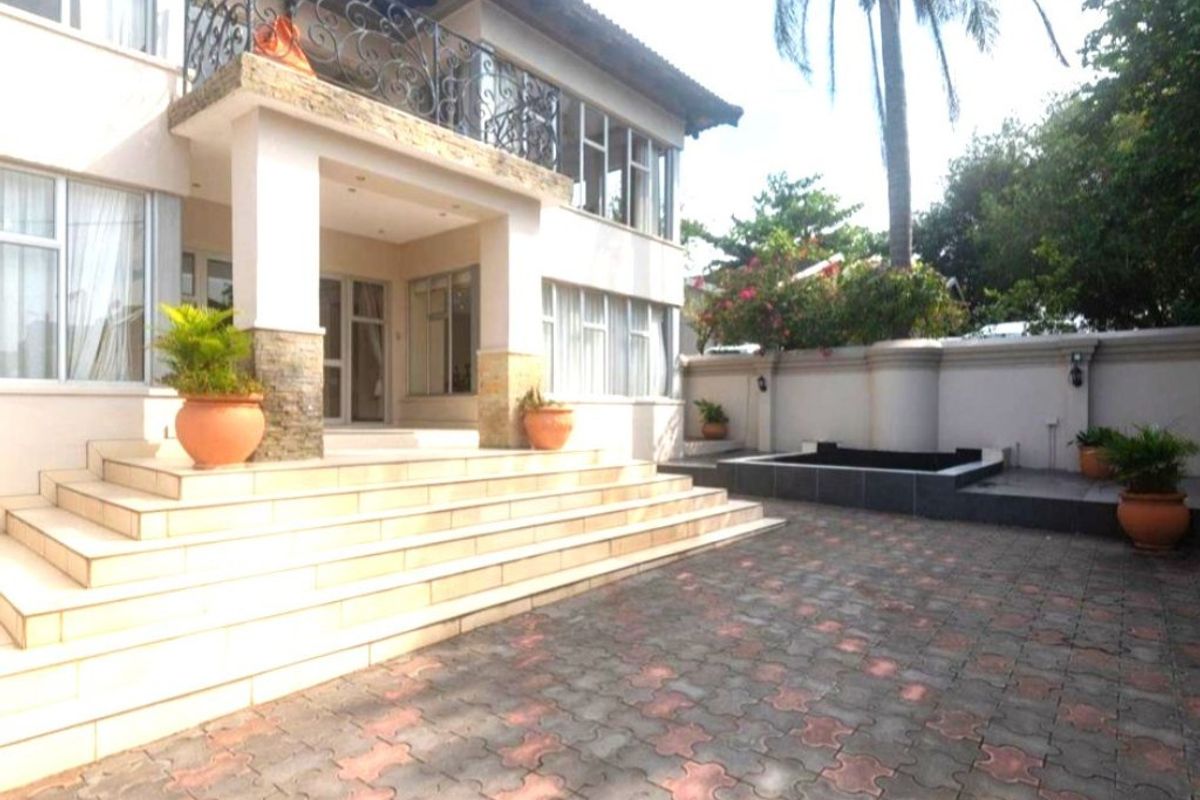 Ultra Modern high End House OR Lucrative B & B Opportunity - Photo 5