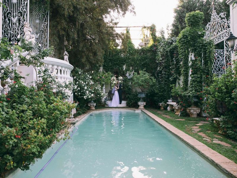 8 En-suite Bedroomed House For Sale. Colonial Style. Zoning: Guesthouse/Residential  - Photo 4