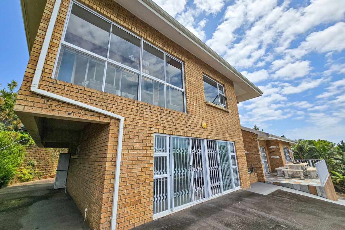 Fully Furnished !! Low-Maintenance Face Brick Home With Sea Views !! - Photo 4