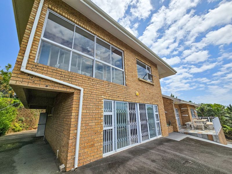 Fully Furnished !! Low-Maintenance Face Brick Home With Sea Views !! - Photo 4