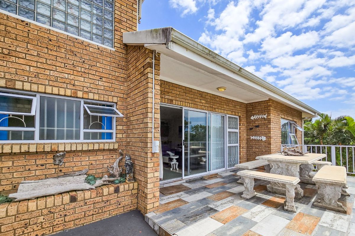 Fully Furnished !! Low-Maintenance Face Brick Home With Sea Views !! - Photo 5