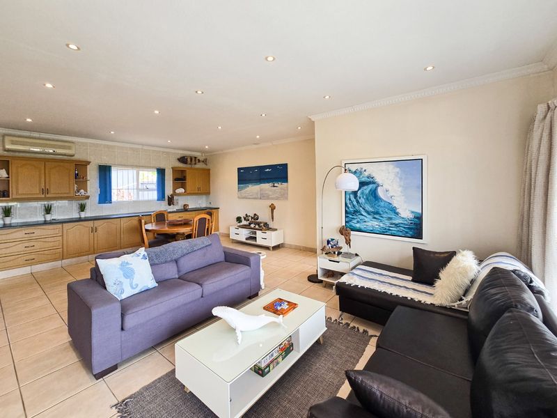 Fully Furnished !! Low-Maintenance Face Brick Home With Sea Views !! - Photo 7