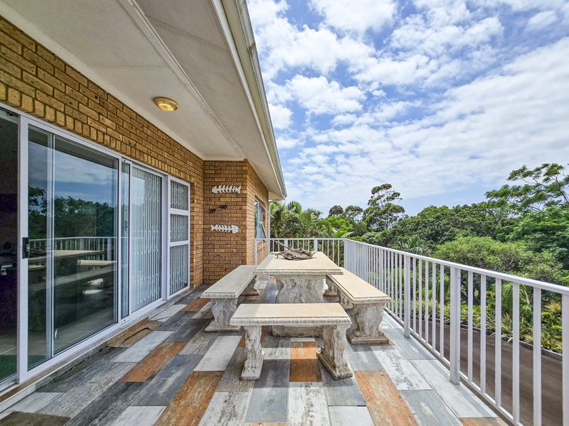 Fully Furnished !! Low-Maintenance Face Brick Home With Sea Views !! - Photo 6