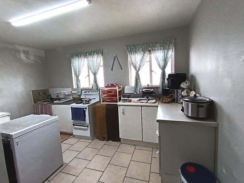 NO CONVEYENCER COSTS! Spacious 3 Beds Apartment - Photo 5