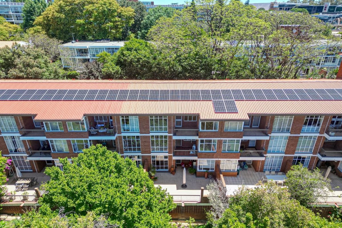 Lock up And Go In Heart of Hyde Park With Solar - Photo 3