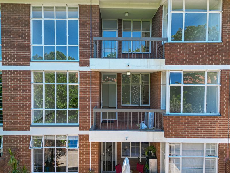 Lock up And Go In Heart of Hyde Park With Solar - Photo 9