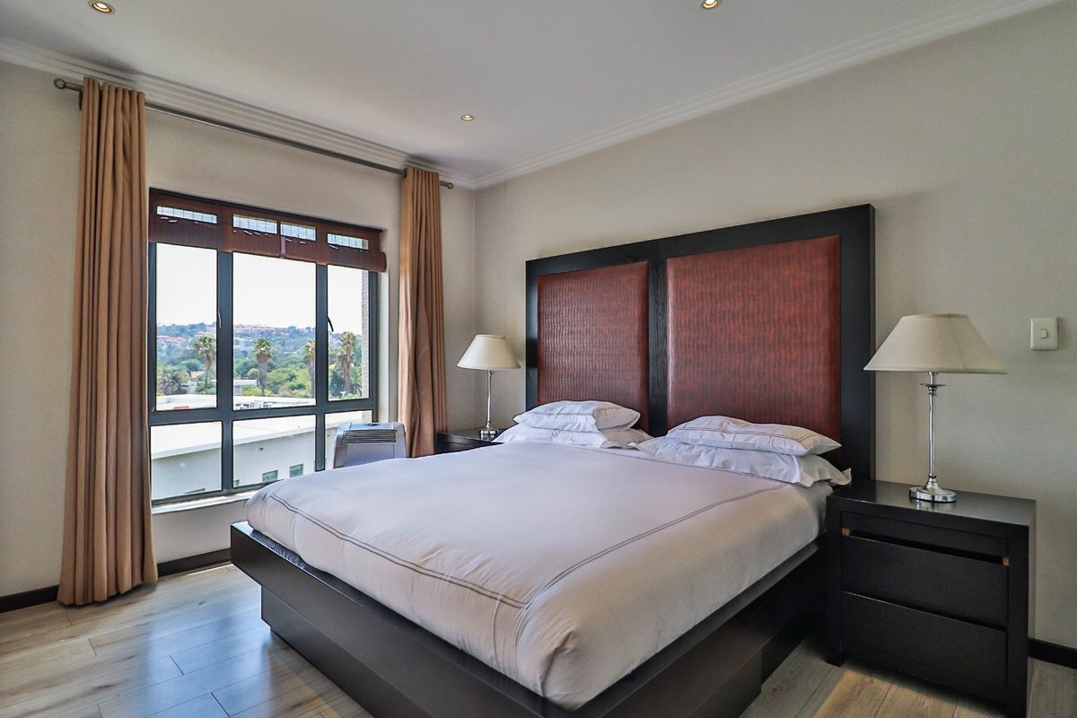Fully Furnished 2-bedroom Apartment in Bedford Centre - Photo 3
