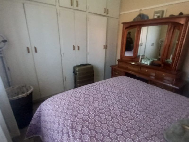 Beautiful, renovated 3 bedroom house for sale with a flatlet in Buitesig, Bloemfontein - Photo 8