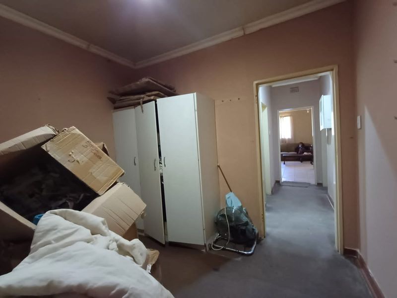 Charming 3 Bedroom Family Home in Stilfontein - Photo 9