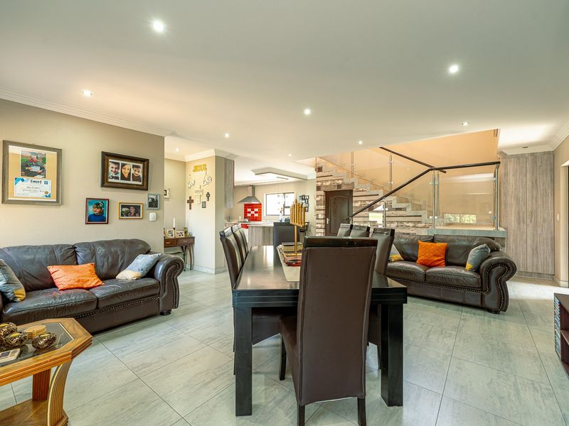 Immaculate family home situated in the upmarket Silver Valley Estate  - Photo 10